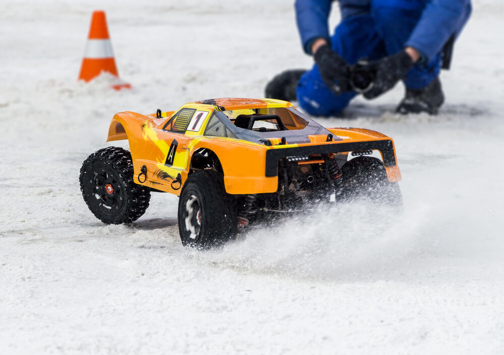 Features to consider buying the best rc car under 100